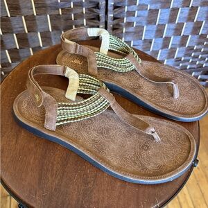 JBU Brown Sandals with Minimalist Woven Design